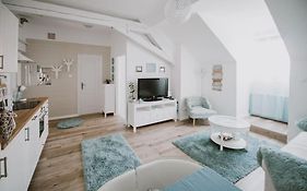 Mimi'S Apartment